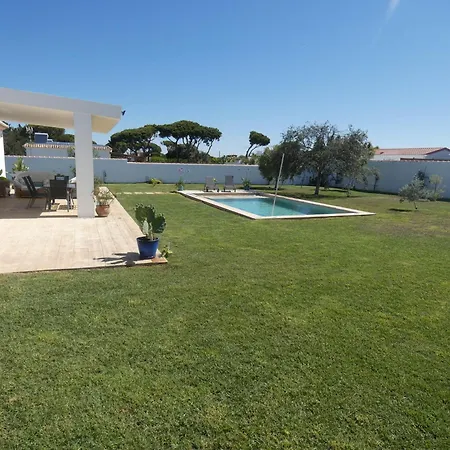 Olivia Con Piscina, Jardin Y Parking Vakantiehuis
